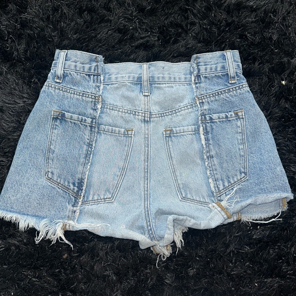 Buckle finds!! Shorts for this summer the perfect shape!! I love these but big